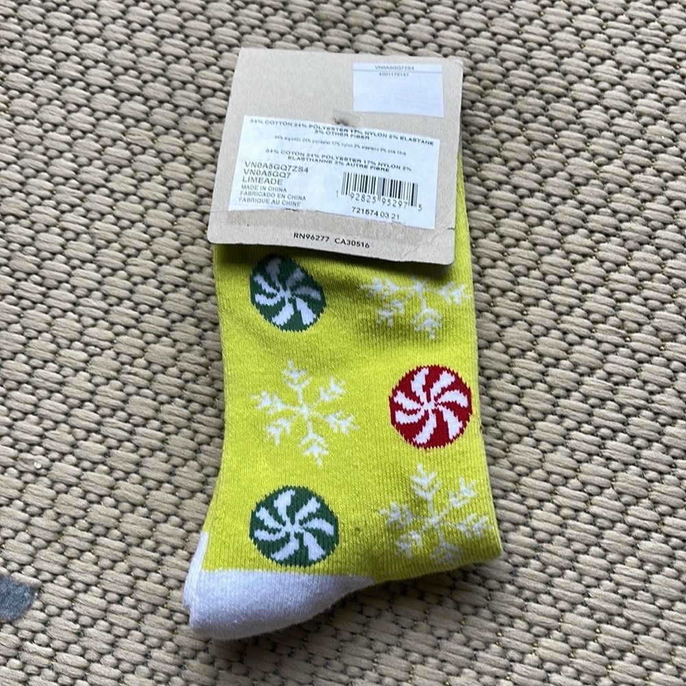 VANS “Off The Wall” Women’s socks  
NWT - Picture 13 of 16